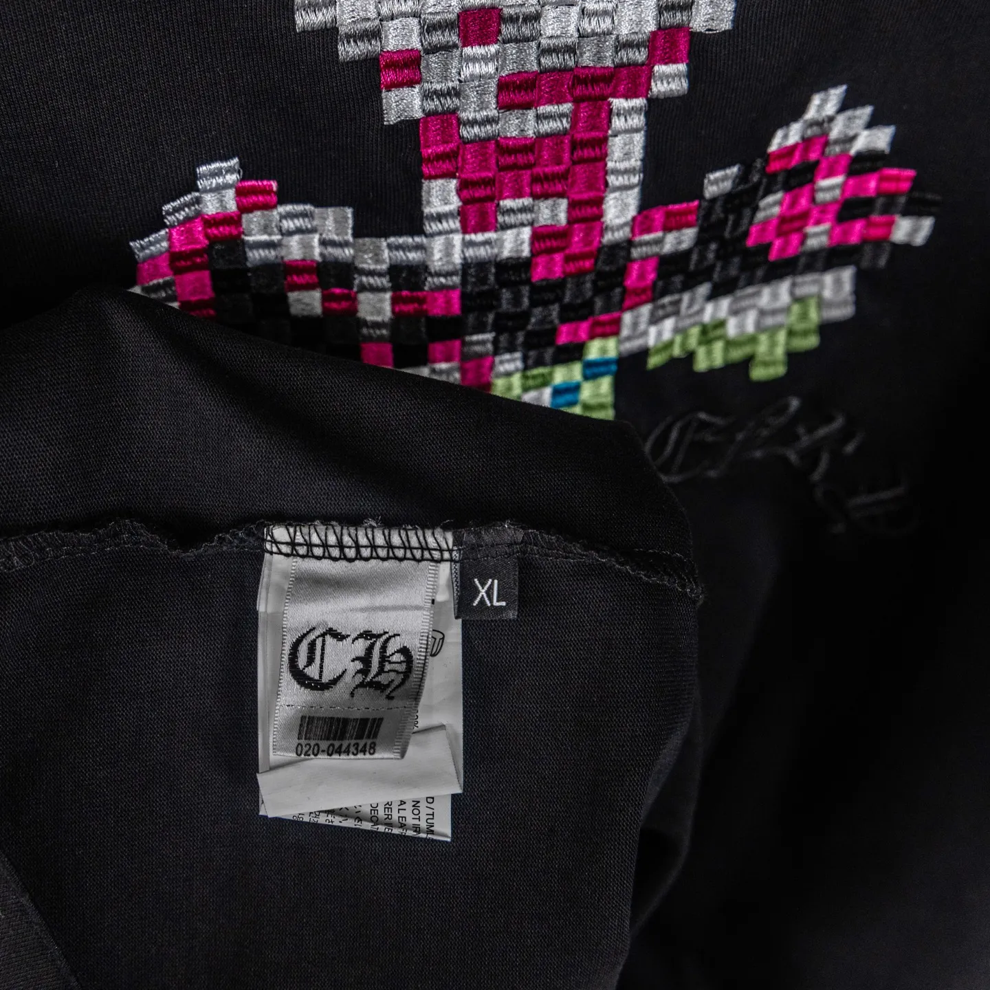 110 CH Chromehearts 26ss New Arrival T ， ，Breathable ， 。 ， ， ， Same Style 。 Classic logo ， ； ， ， 。Classic Versatile ， 、 ， 、 、 。 ， ， ！ ：Black White Size：S—XL